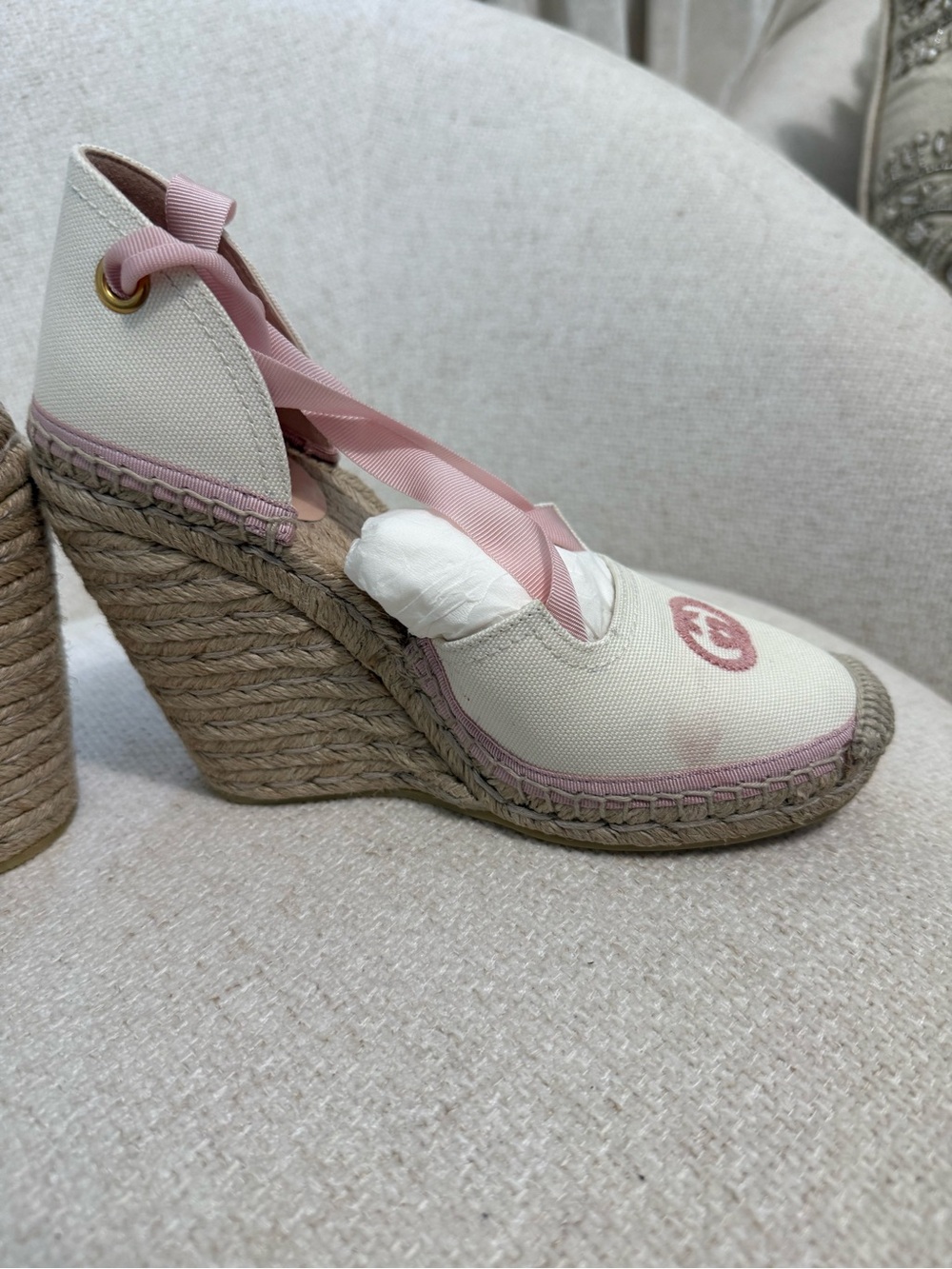 Gucci Women's Pink and White Espadrille Wedge - Picture 5 of 12